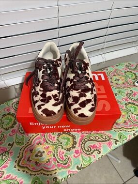 Women’s Athletic Sneakers in Brown Cow Print